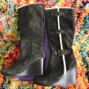 Kenneth Cole Reaction nubuck sz 8 wedge boots